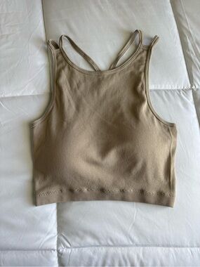 Pro Fit Seamless Ribbed Scoop Neck Crop Tank Top - Tan
